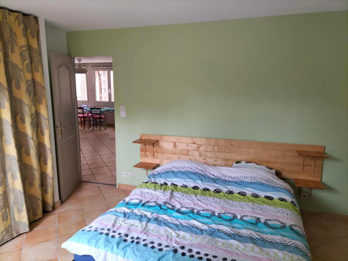 Appartement Au Centre Ville Avec Un Beau Jardin Prive Lannion Esterno foto