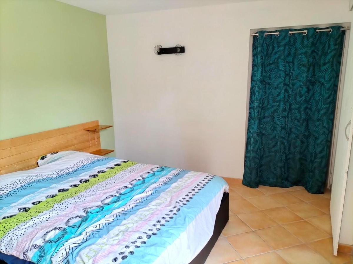 Appartement Au Centre Ville Avec Un Beau Jardin Prive Lannion Esterno foto