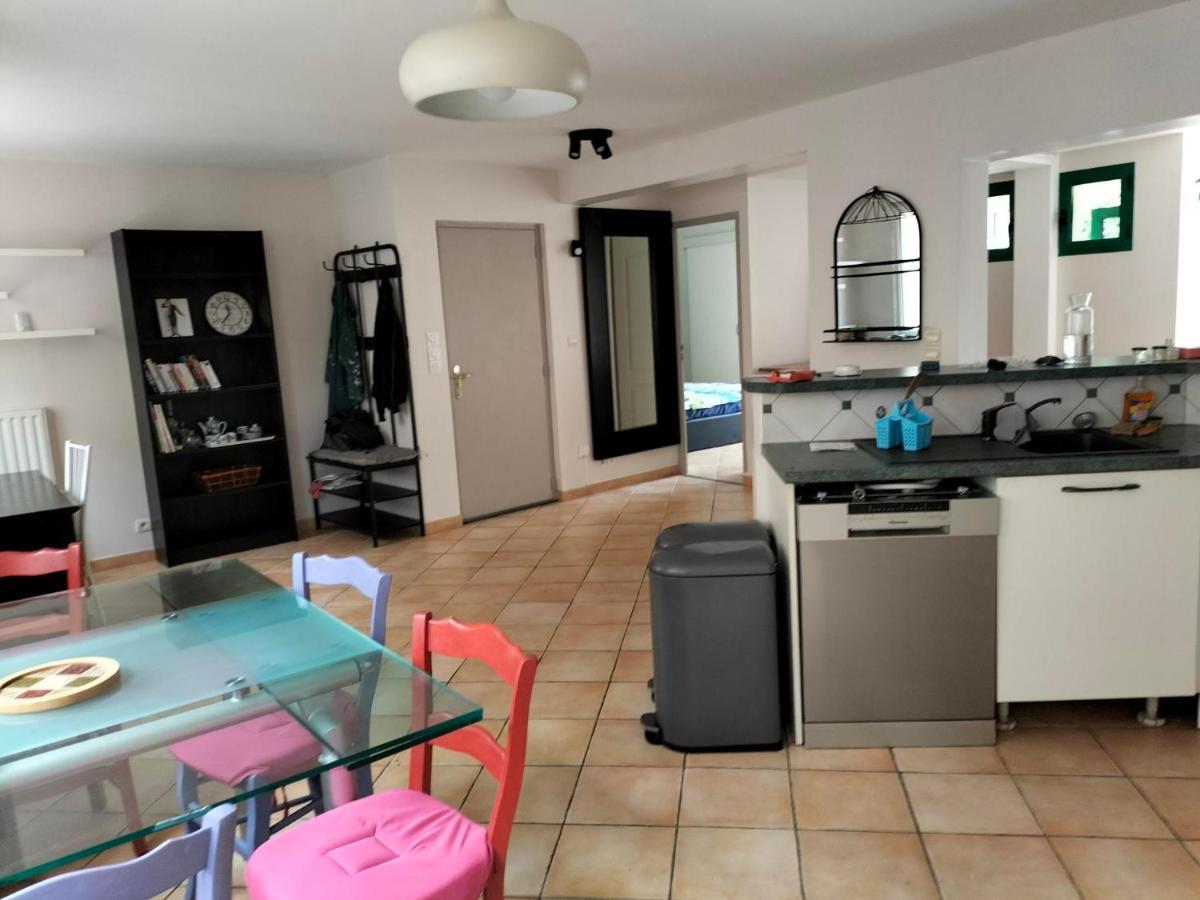Appartement Au Centre Ville Avec Un Beau Jardin Prive Lannion Esterno foto
