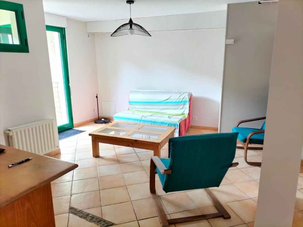 Appartement Au Centre Ville Avec Un Beau Jardin Prive Lannion Esterno foto